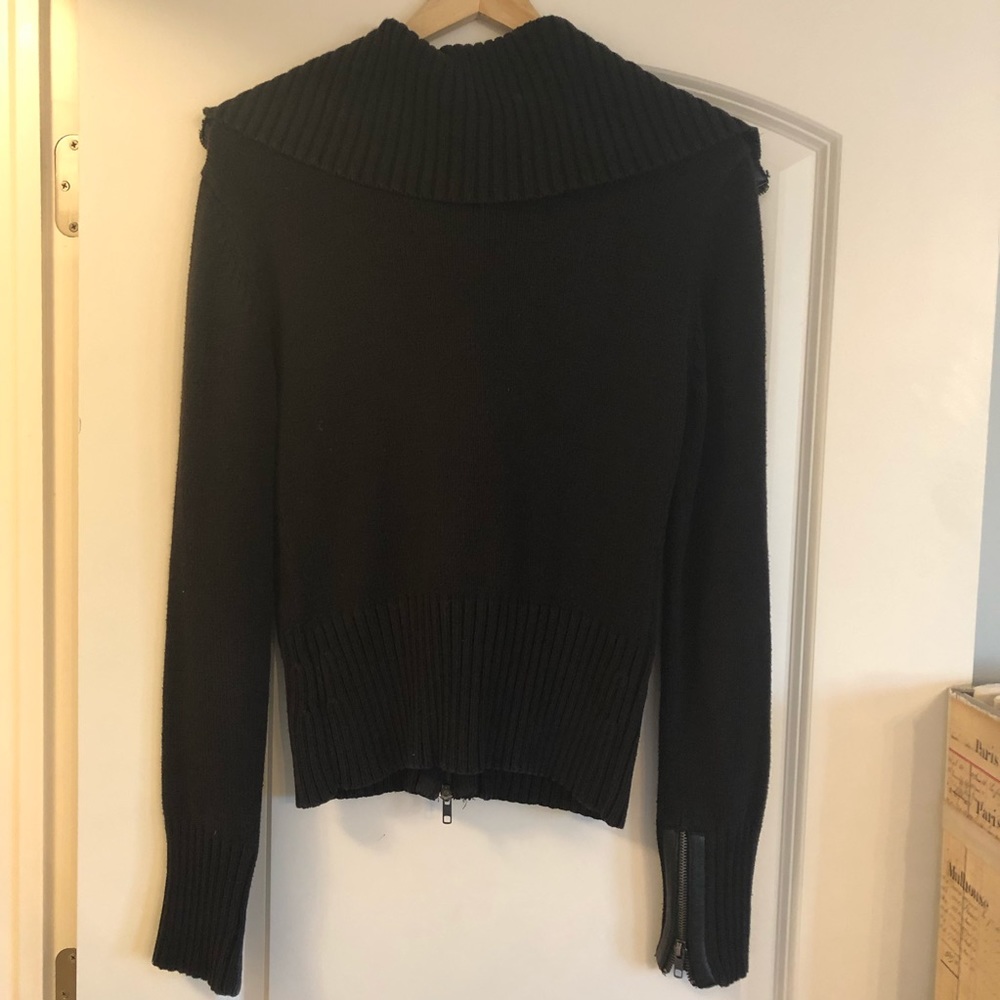 Guess Sweater - Picture 3 of 7